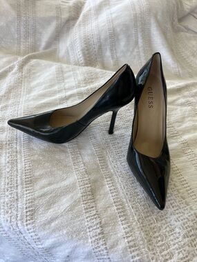 GUESS Black Patent Pointed-Toe Stiletto Pumps